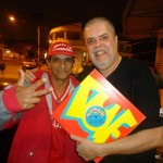 DJs Carlinhos ZS e Balegatzzo, trocando informação
